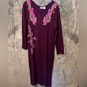 Vintage collectible ect size large, beautiful purple dress with purple flowers,